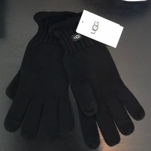 UGG Gloves NWT